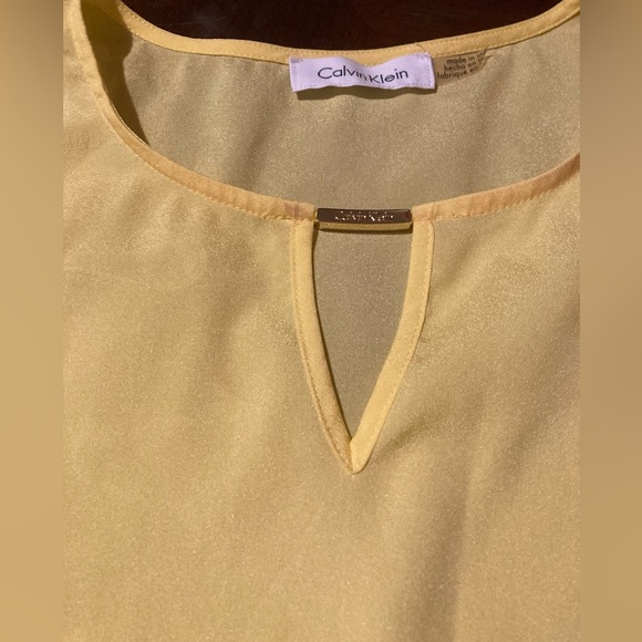 NWOT Ladies Yellow Calvin Klein Blouse - Picture 15 of 16